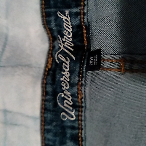 Universal  Thread denim shorts. NWT  Size 20W - Picture 4 of 12